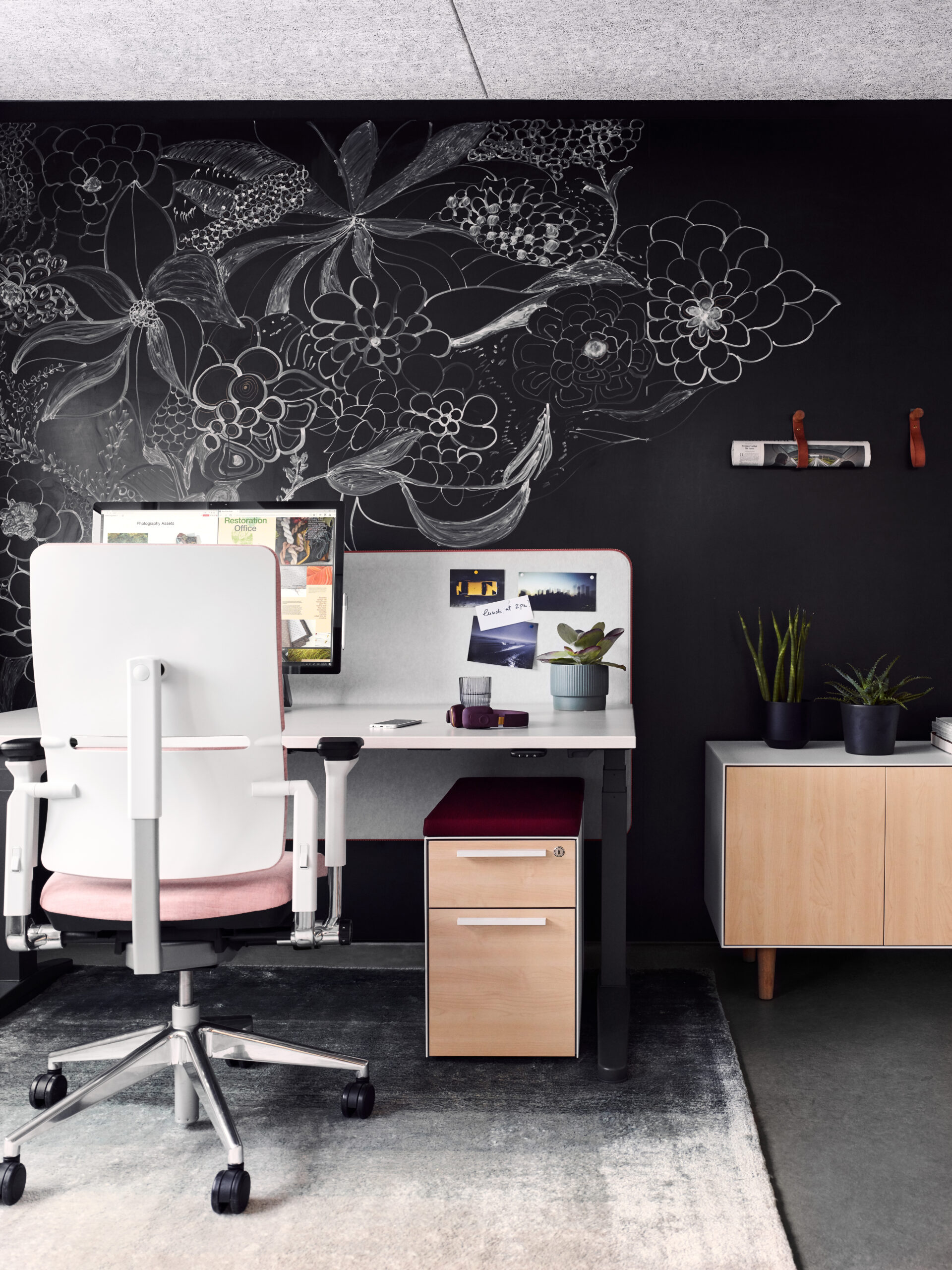 Please von Steelcase