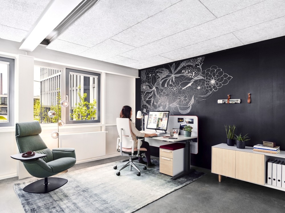 Please von Steelcase